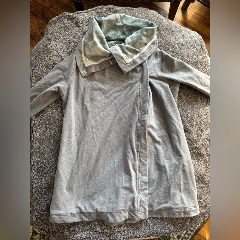 LULULEMON Women's Gray Savasana Wrap Size 10